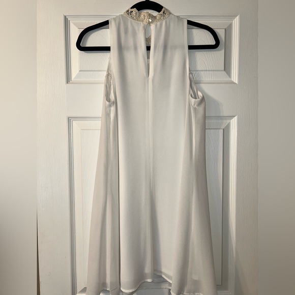 White dress - Picture 2 of 2